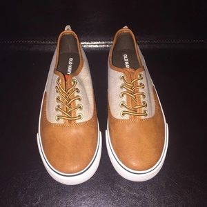 Canvas boys shoes